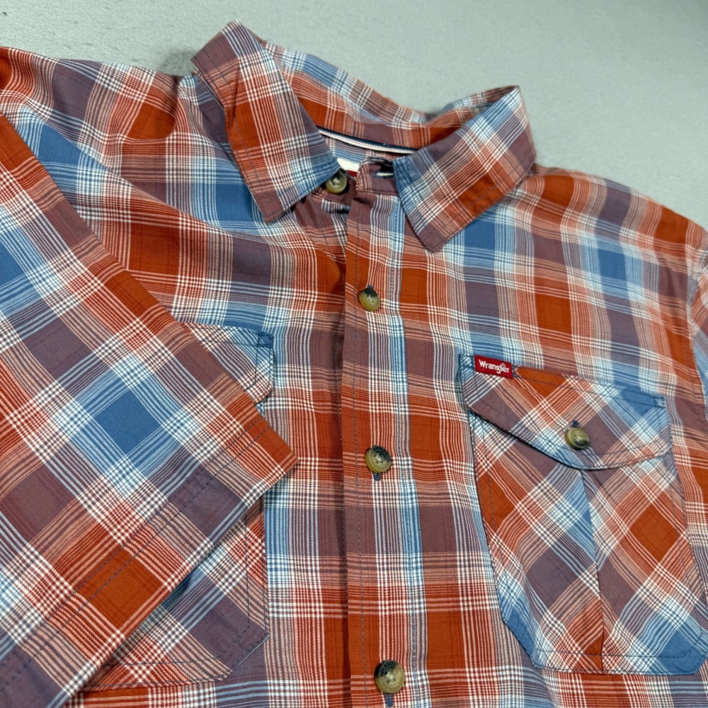Wrangler Mens Relaxed Fit Plaid Short Sleeve Button Down Shirt Orange Blue Large
